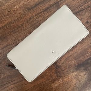 Kate Spade New York Bifold Wallet - Beige